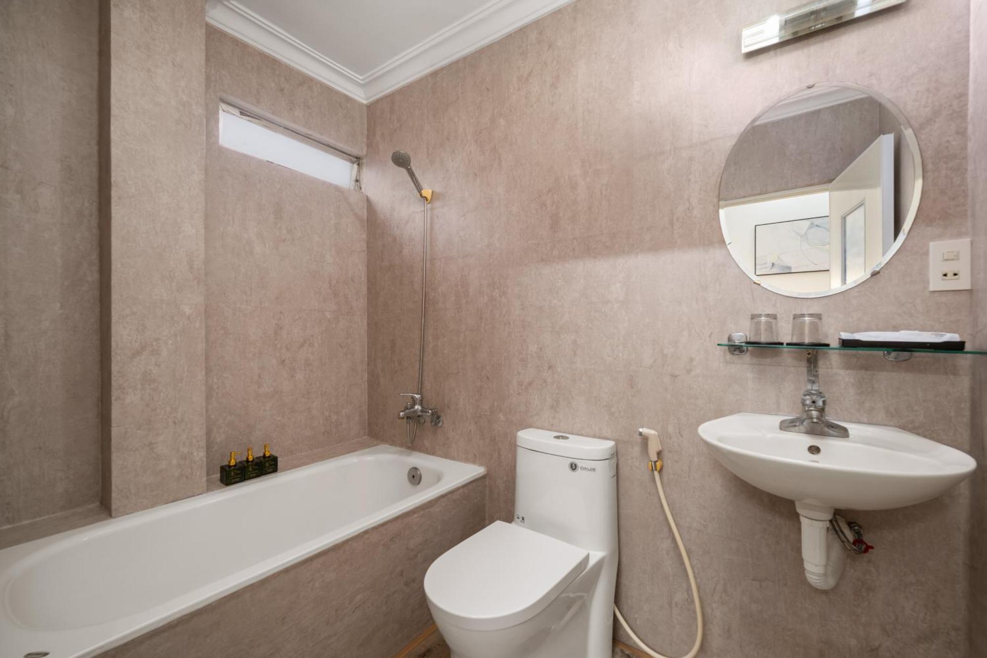 Kly Apartment Hotel Hue Bagian luar foto